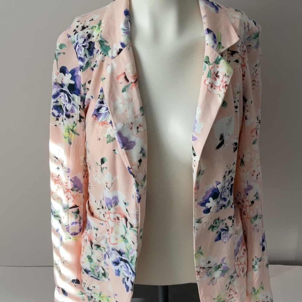 Talula Floral Blazer - Picture 2 of 7